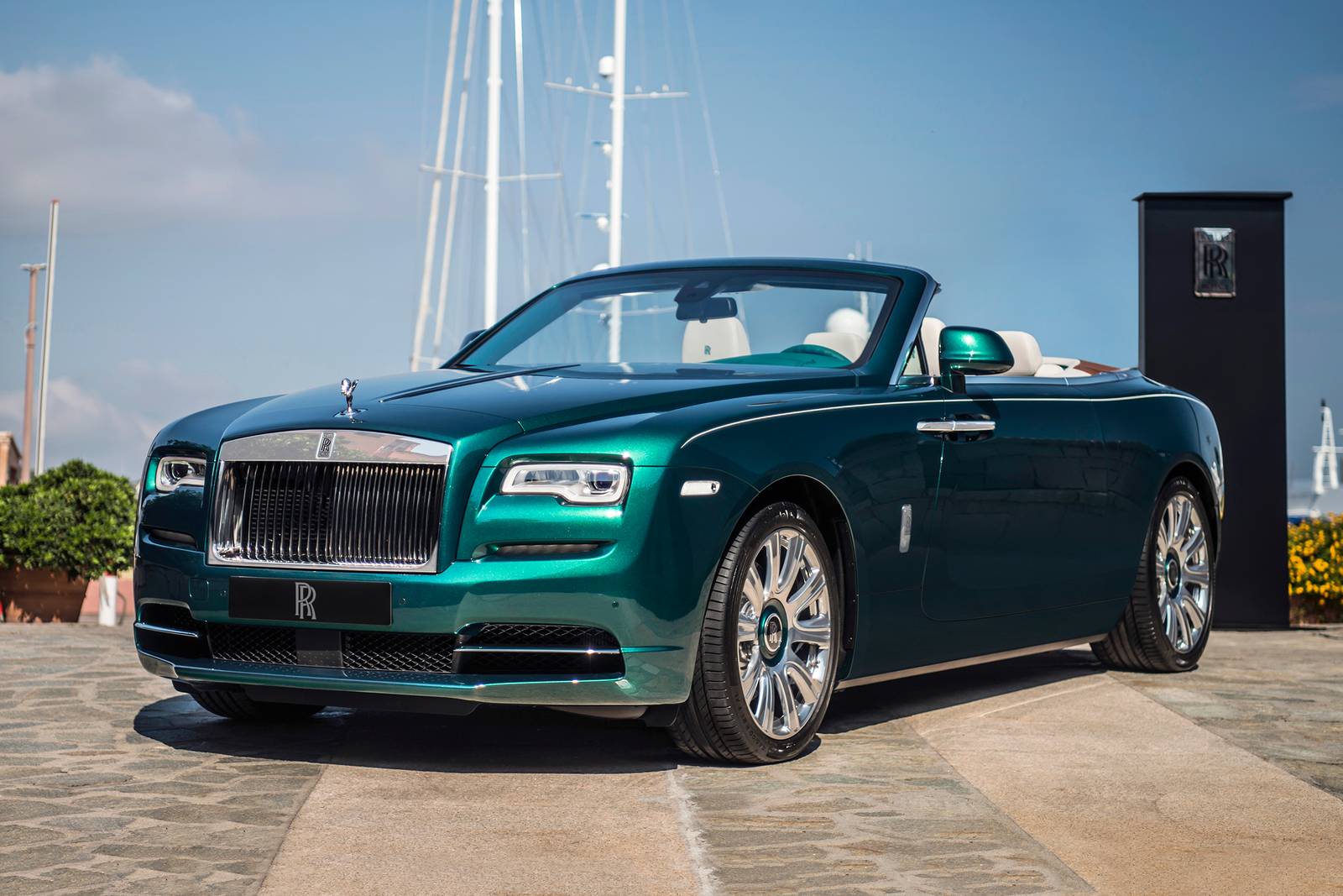 Rolls-Royce Dawn Base Convertible Exterior Exterior