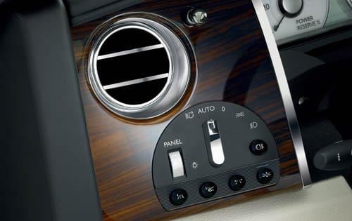 2011 Rolls-Royce Ghost front safety DETAIL