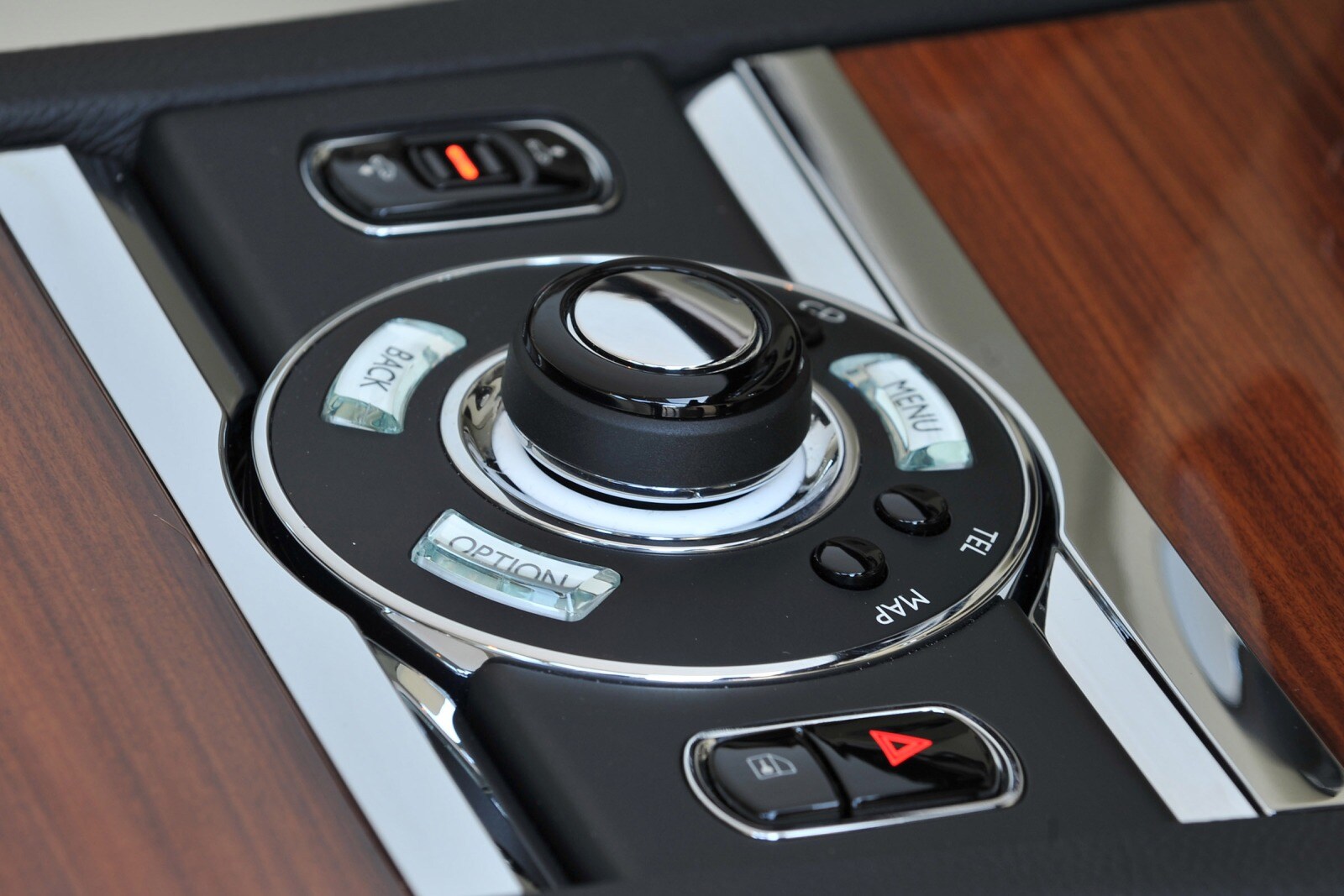 2014 Rolls-Royce Ghost interior AUXCTRL