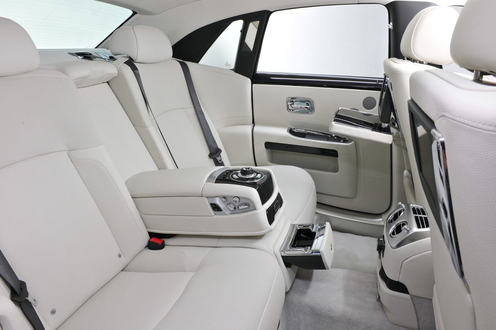 2014 Rolls-Royce Ghost interior RI