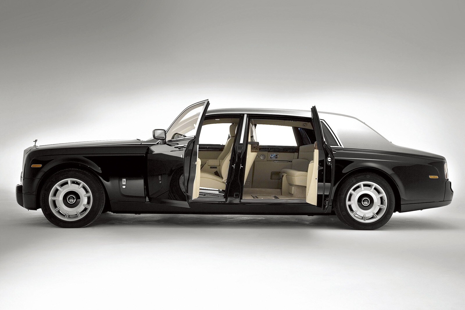 2007 Rolls-Royce Phantom exterior FQ
