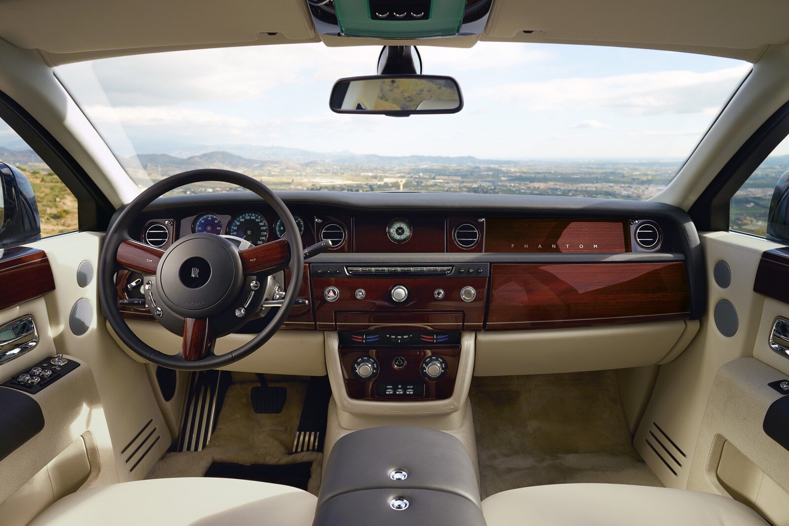 2013 Rolls-Royce Phantom interior D