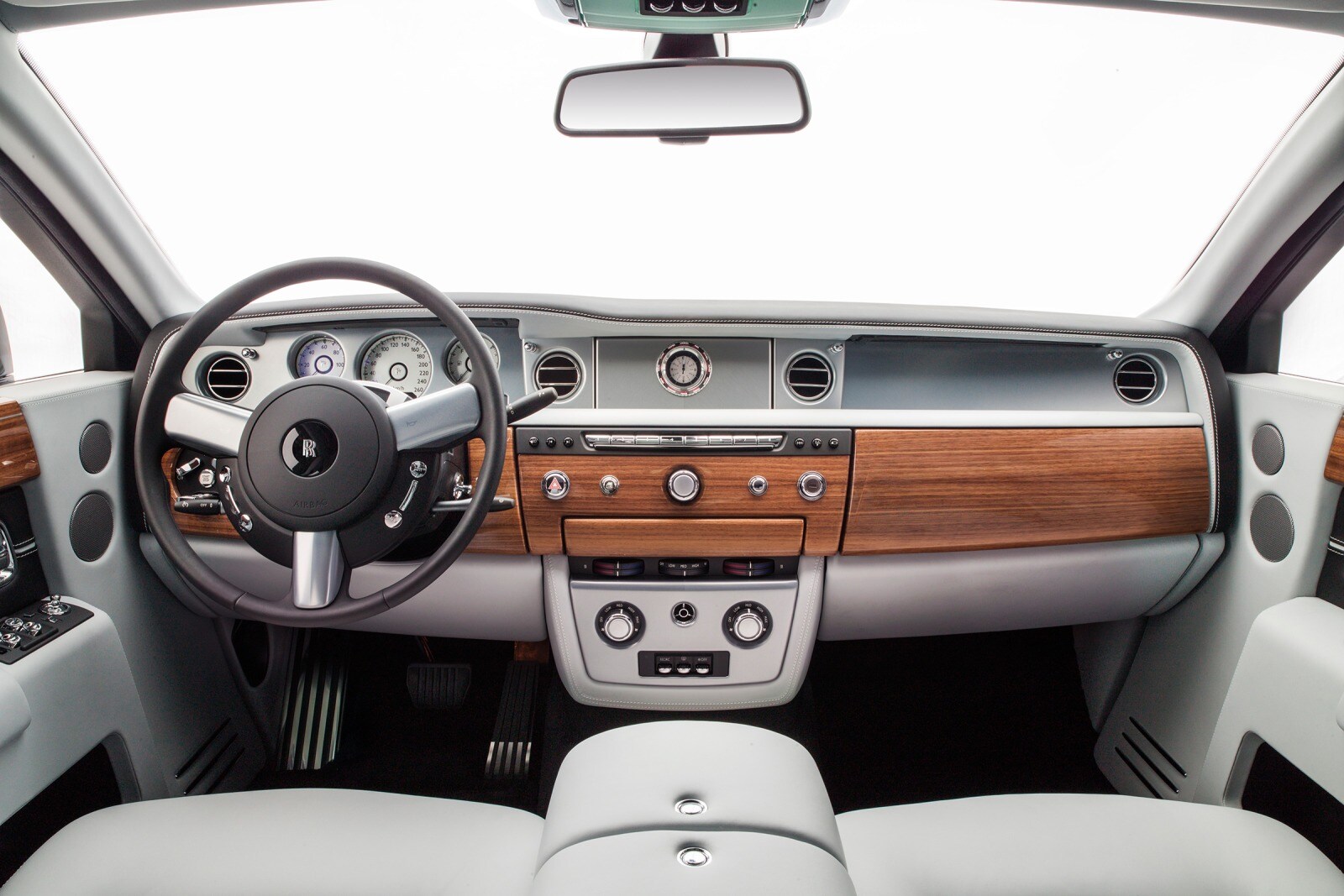 2016 Rolls-Royce Phantom interior D