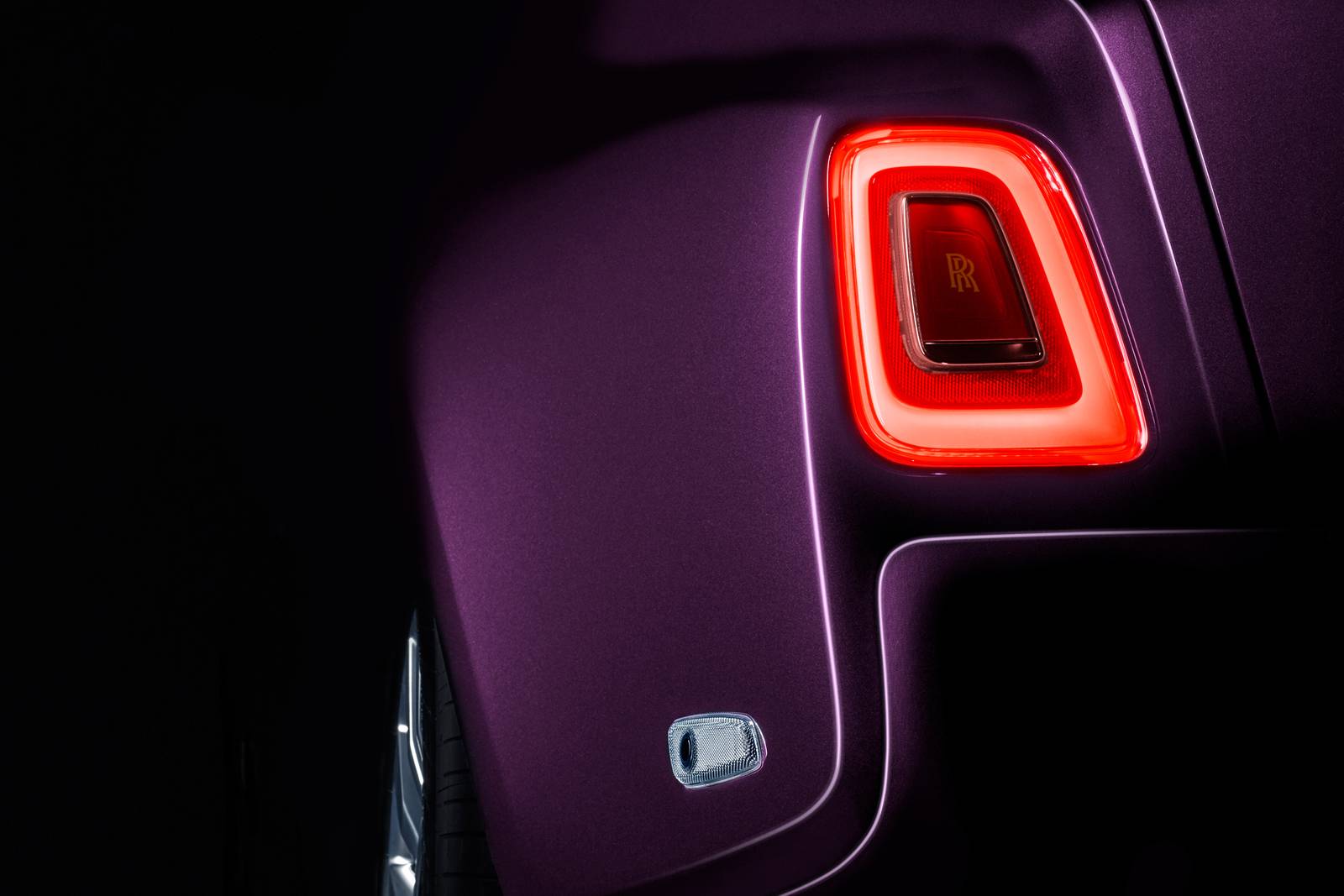 2018 Rolls-Royce Phantom front safety EDETAIL