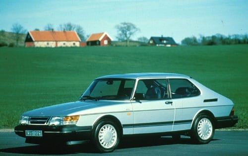 1990 Saab 900 exterior FQ