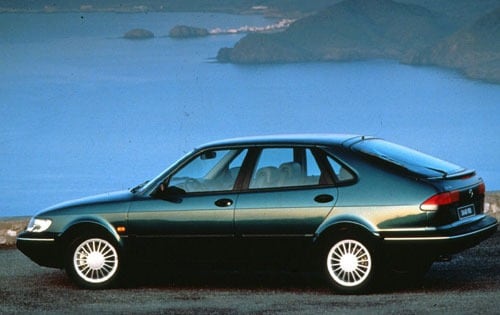 1994 Saab 9000 exterior RQ