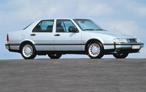 1990 Saab 900 exterior FQ