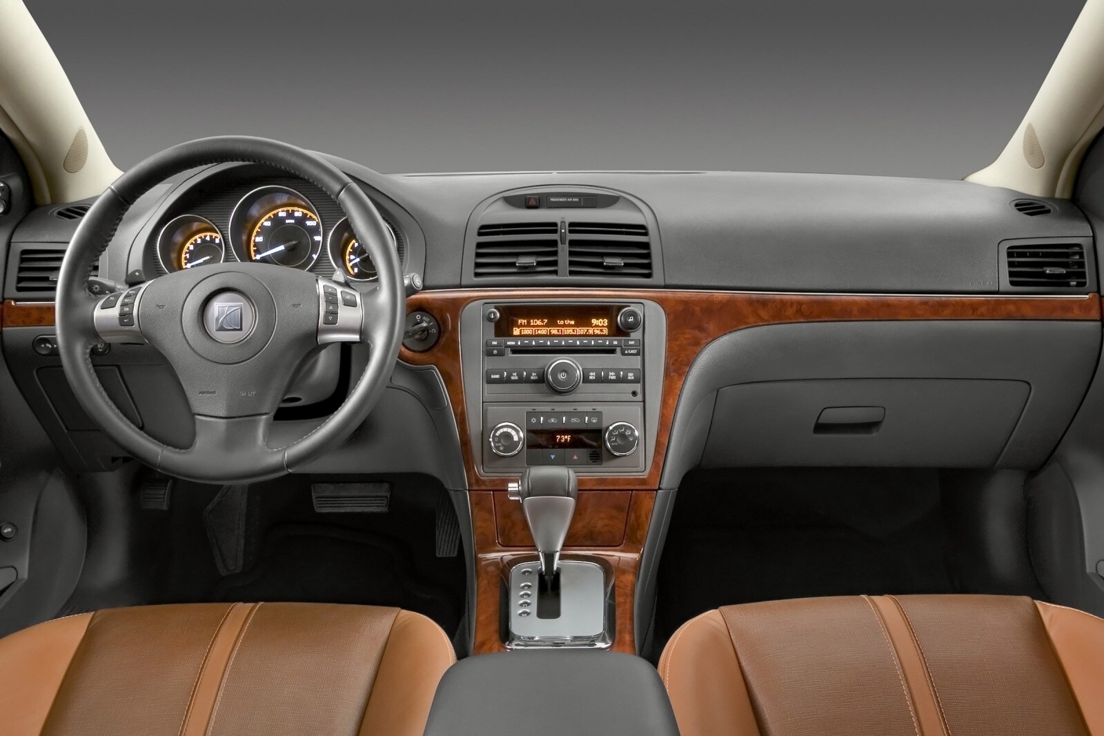2007 Saturn Aura interior D