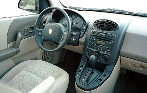2005 Saturn VUE interior I