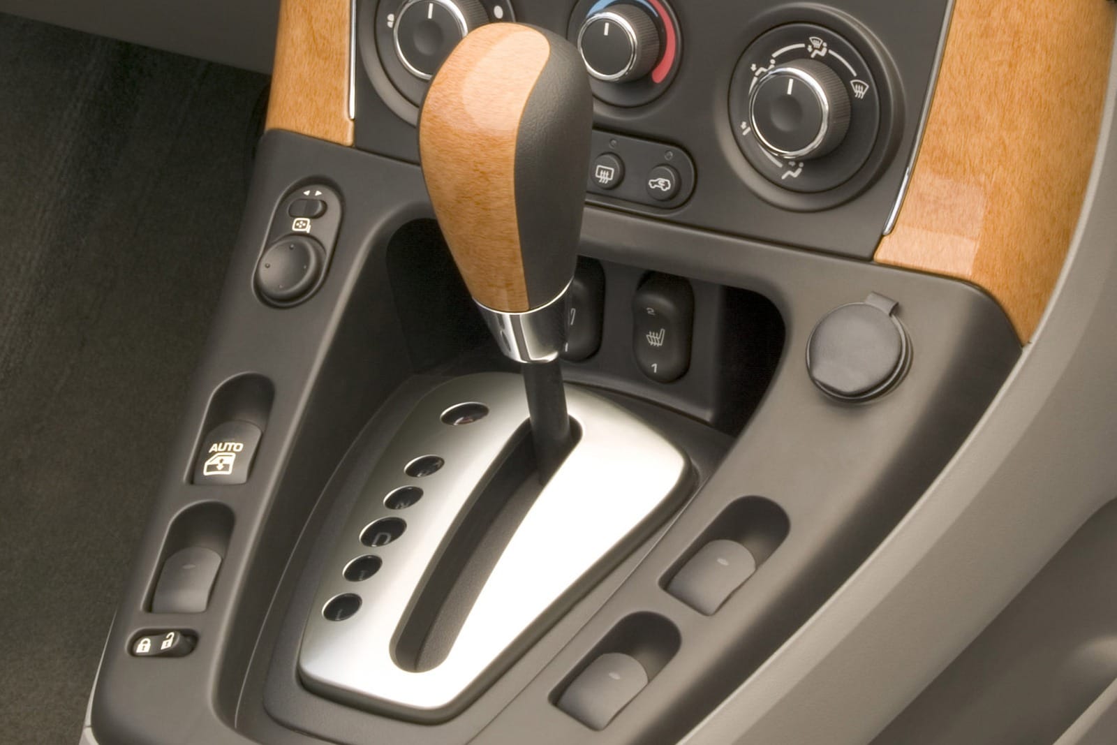 2007 Saturn VUE interior SHF