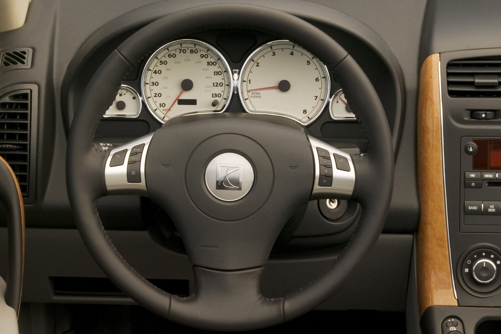 2007 Saturn VUE interior SWD