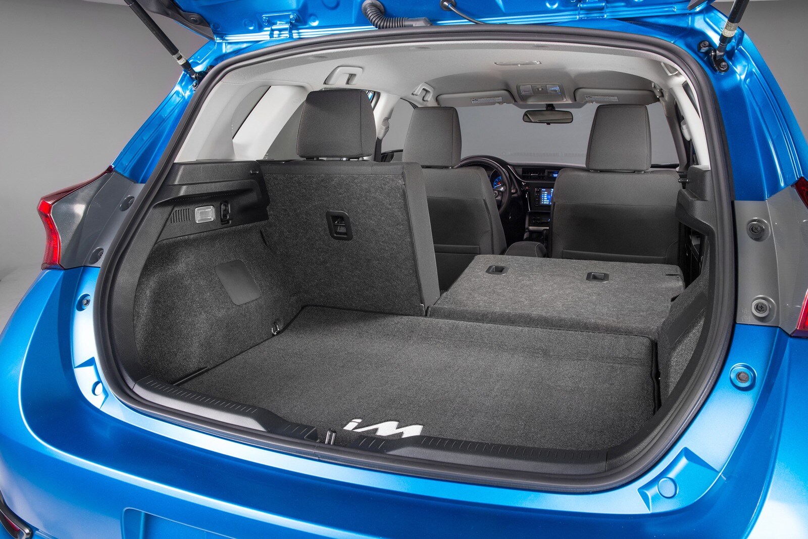 2016 Scion iM interior CARGO