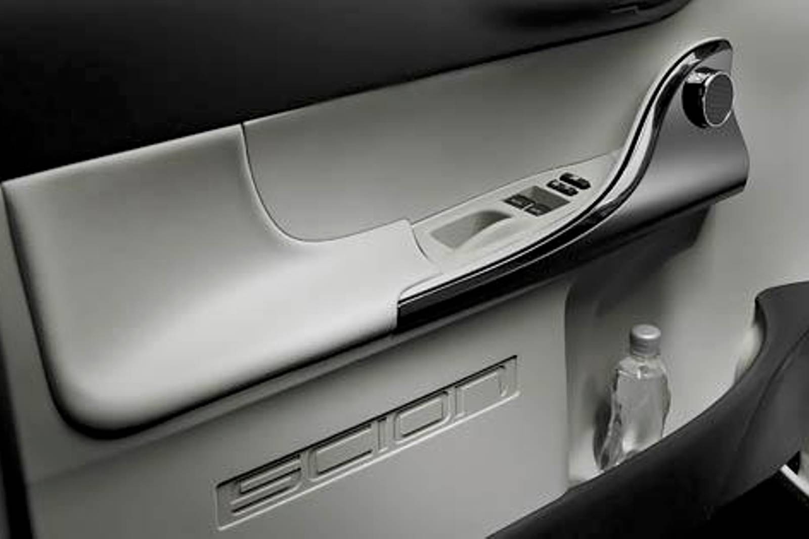 2012 Scion iQ interior DETAIL