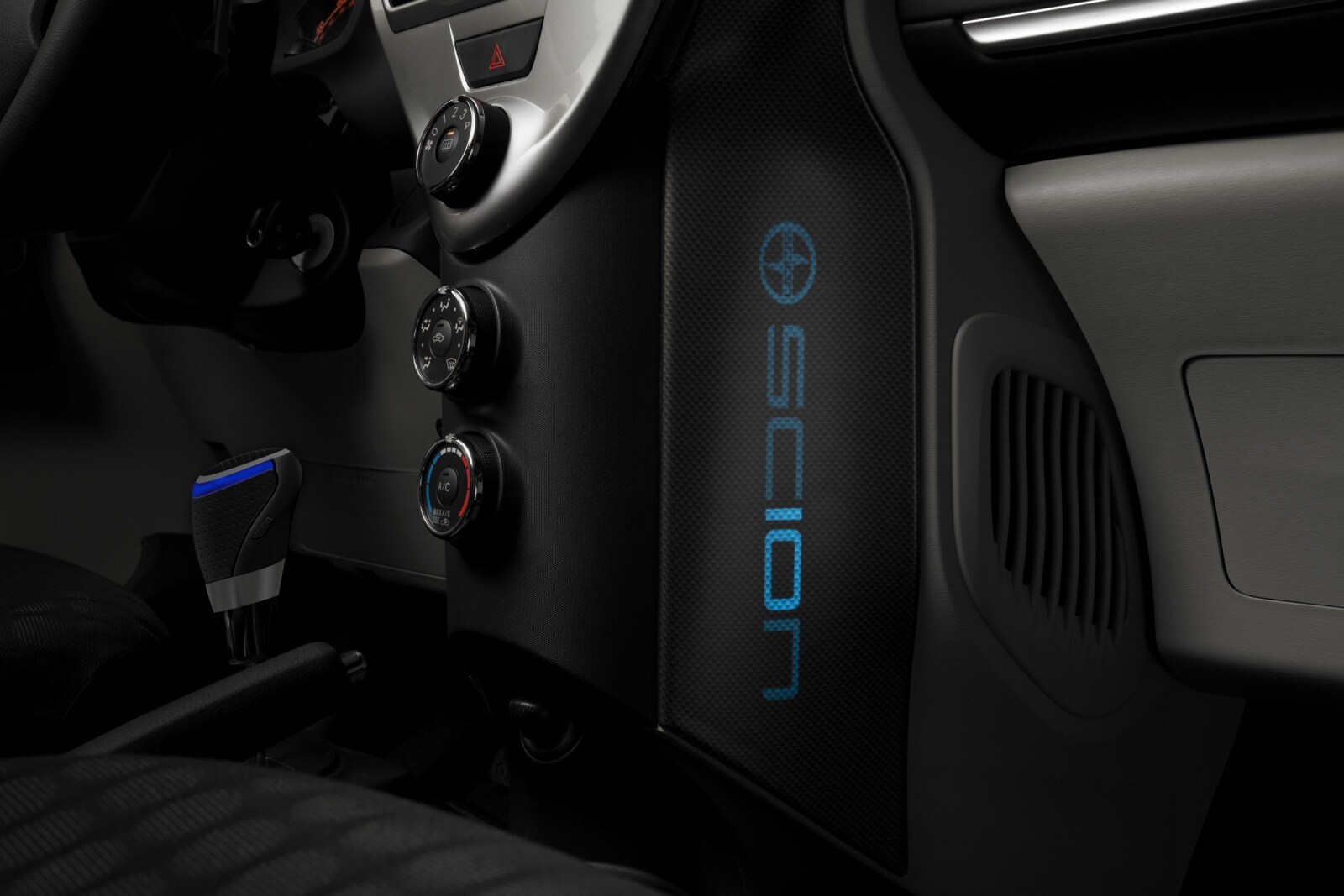 2014 Scion iQ interior CC