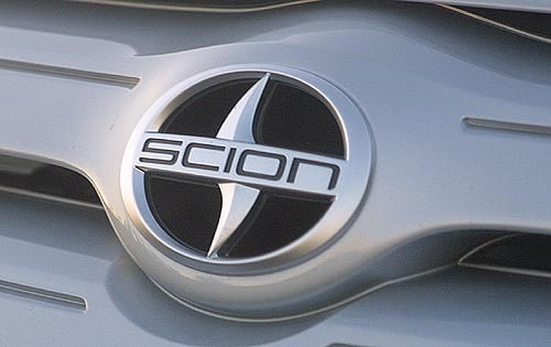 2004 Scion xA exterior FBDG