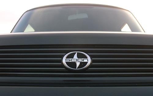 2004 Scion xB exterior FBDG
