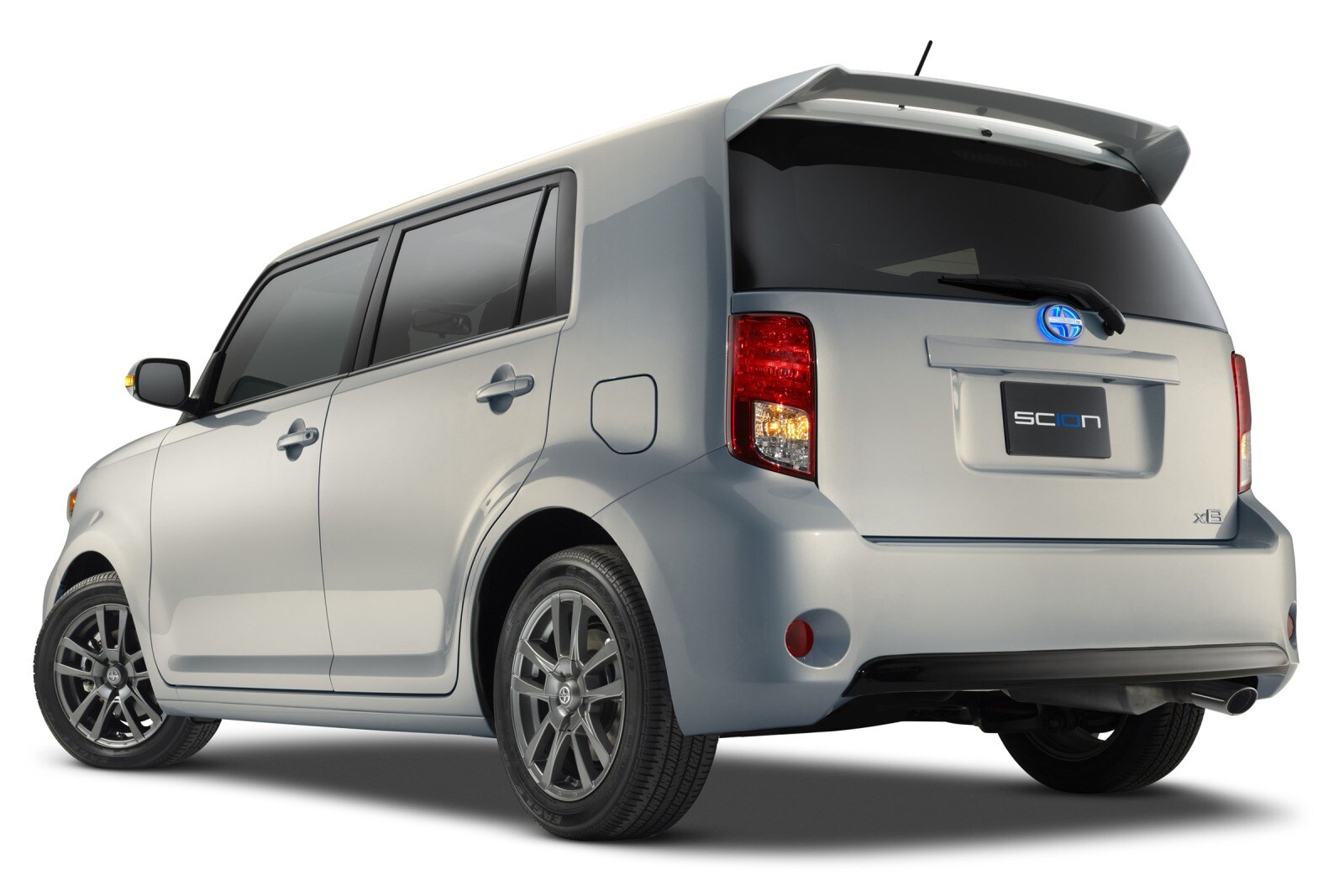 2013 Scion xB exterior F