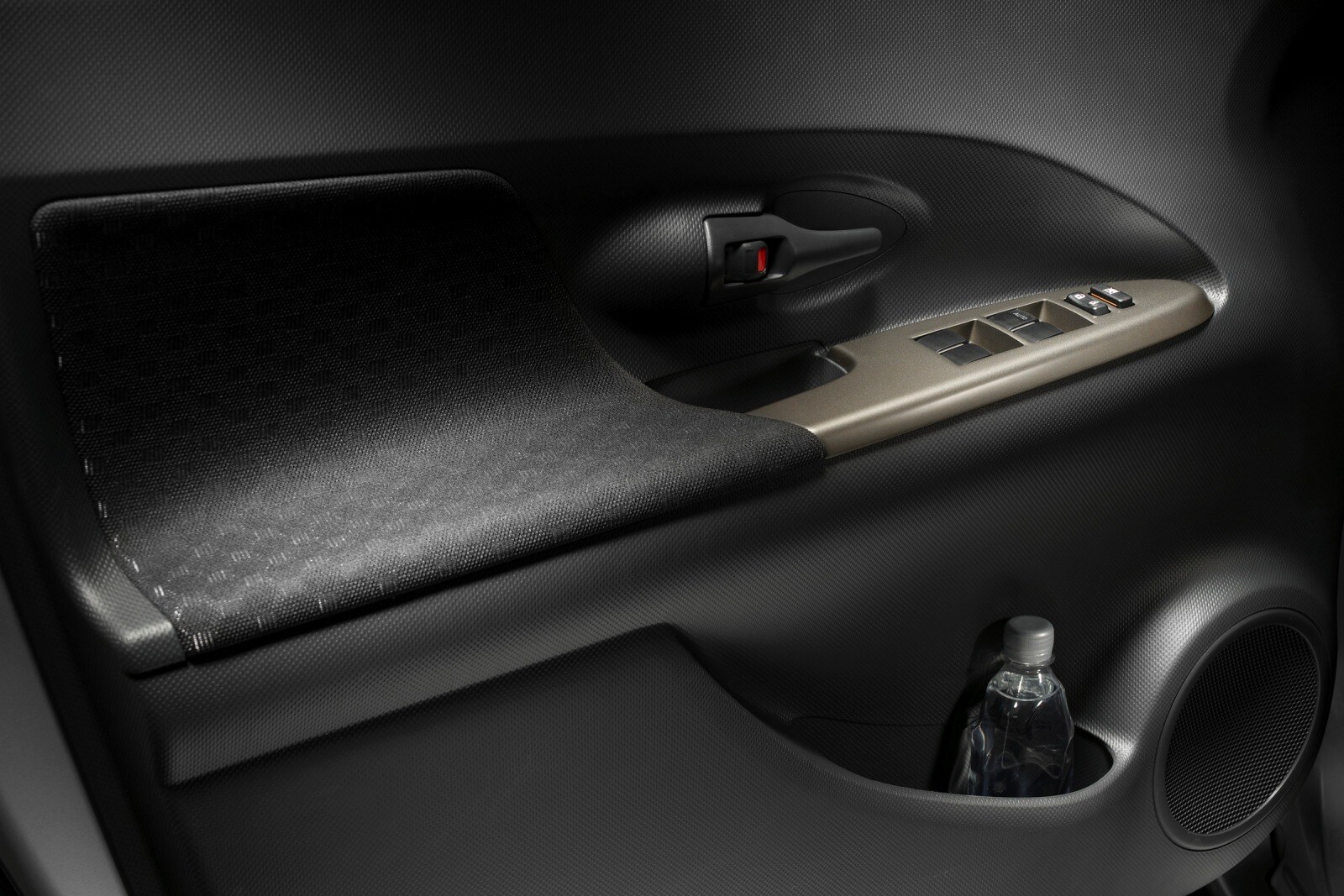 2013 Scion xD interior DETAIL