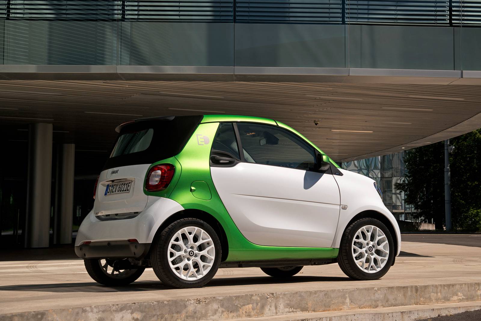2019 smart EQ Fortwo — OEM photo 3