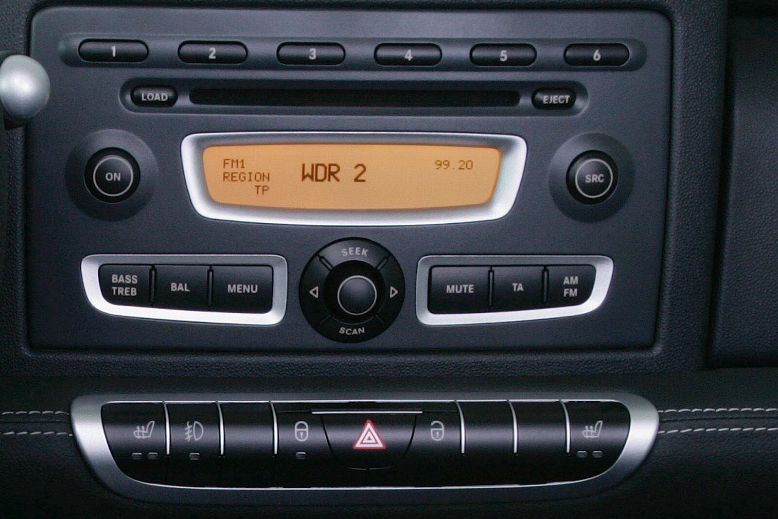 2010 smart fortwo interior CC