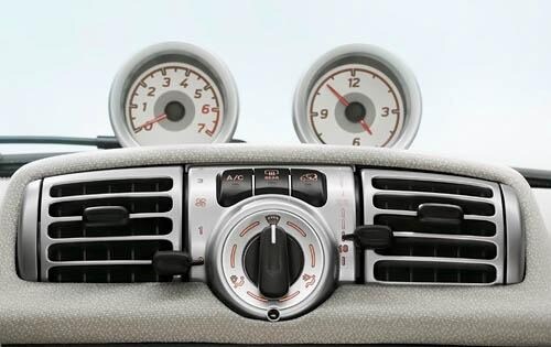 2011 smart fortwo interior CC