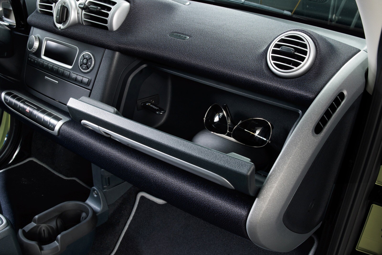 2013 smart fortwo interior DETAIL