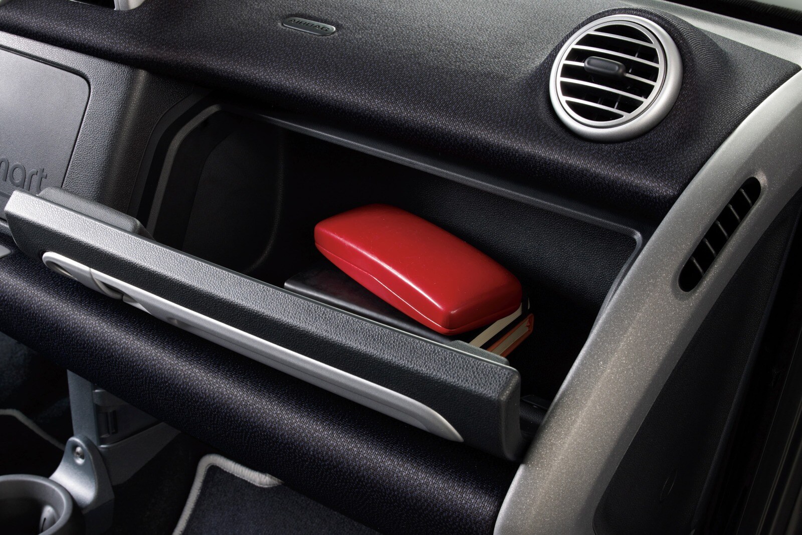 2013 smart fortwo interior DETAIL