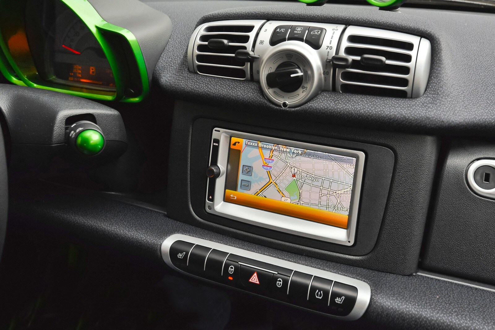 2016 smart fortwo interior CC