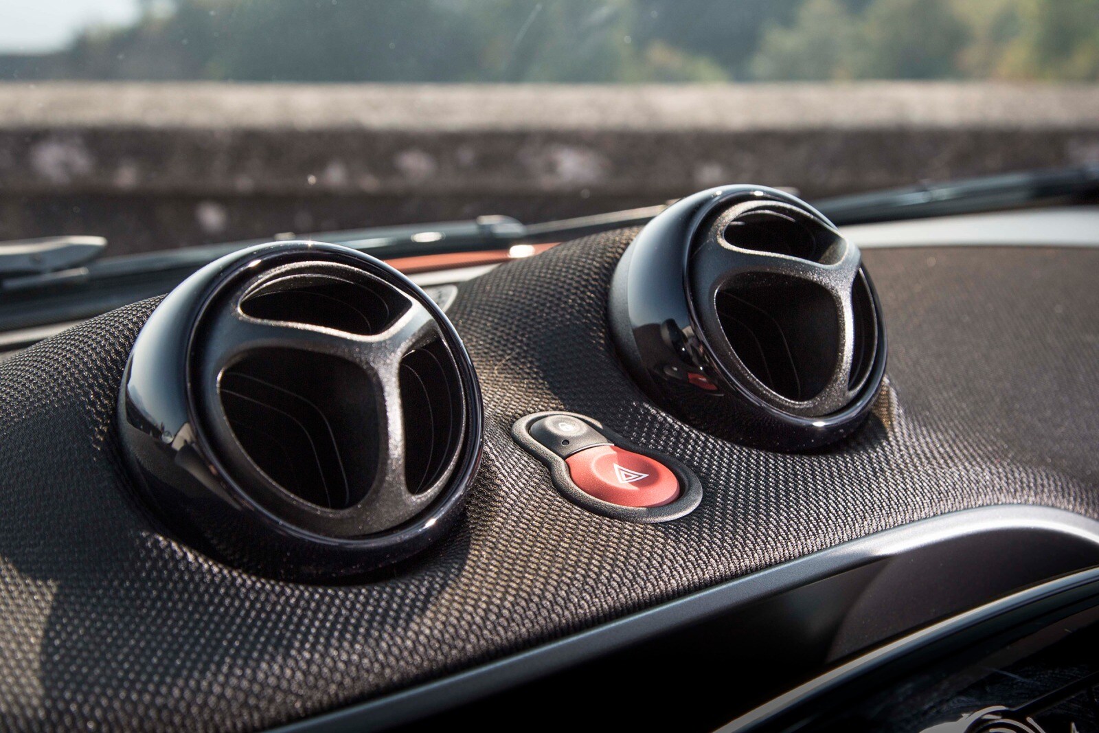 2016 smart fortwo interior DETAIL