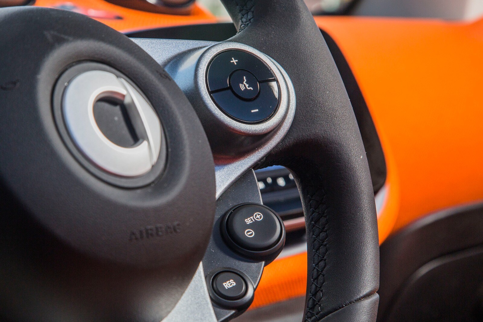 2017 smart fortwo interior AUXCTRL