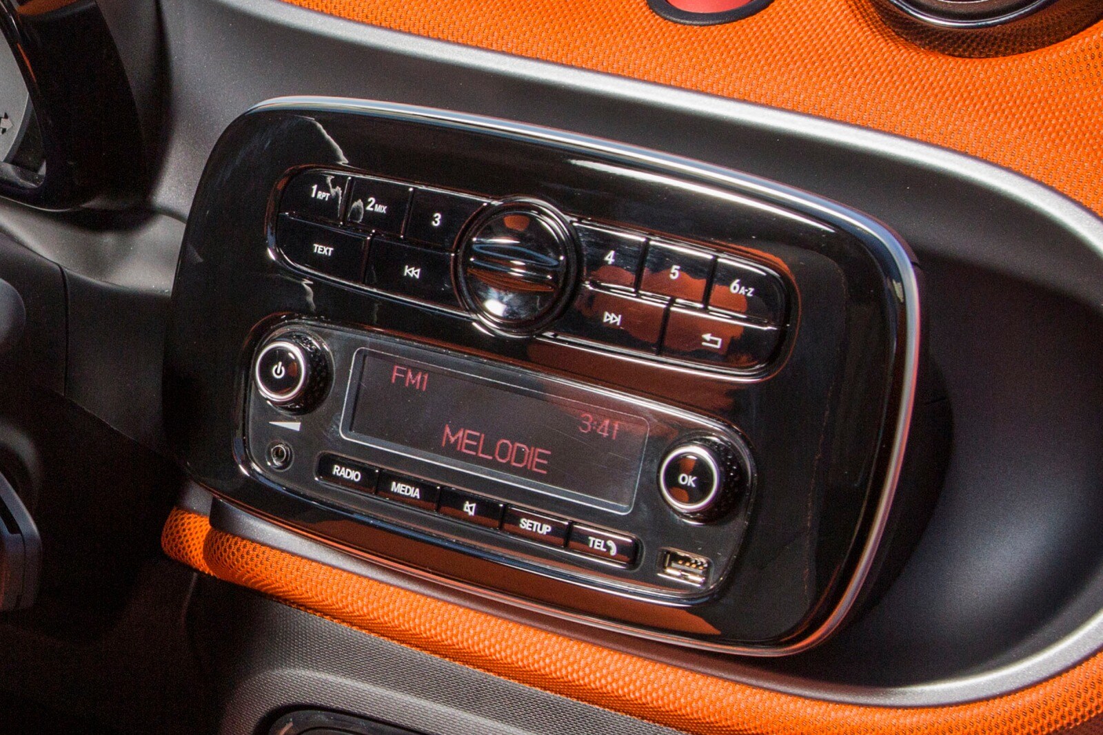 2017 smart fortwo interior CC