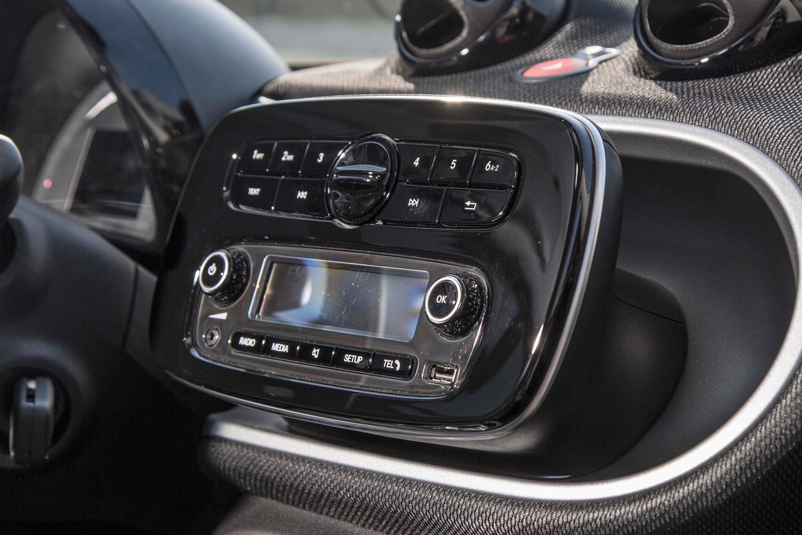 2017 smart fortwo interior CC