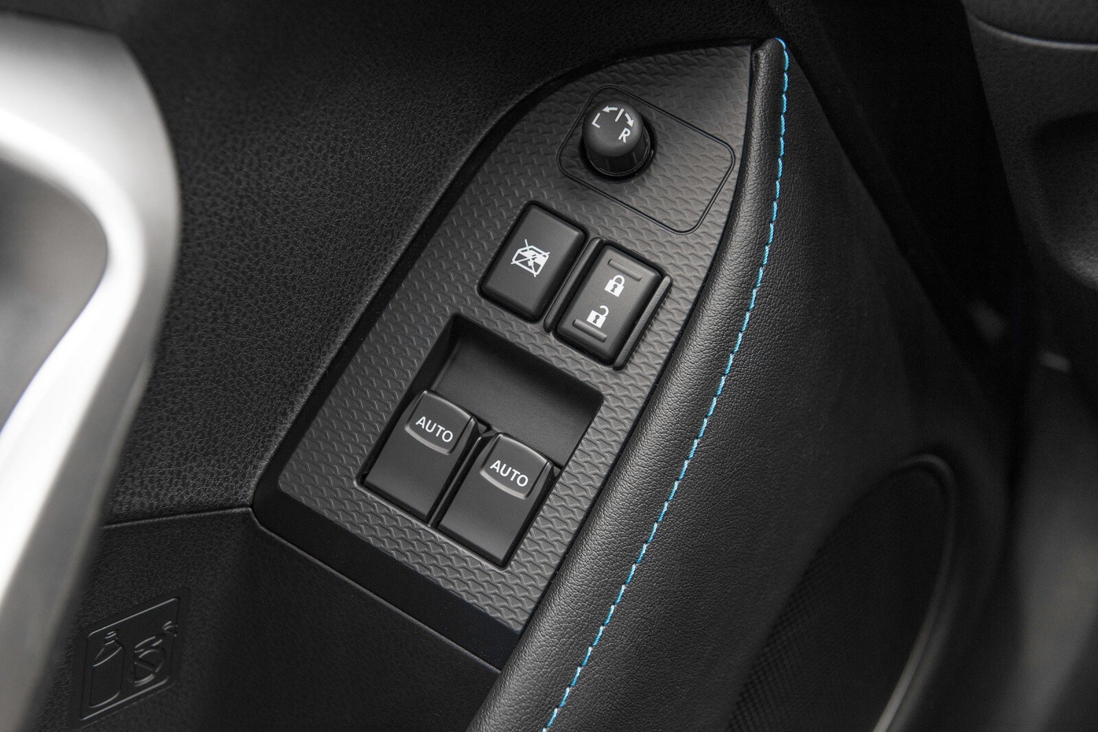 2016 Subaru BRZ front safety DETAIL