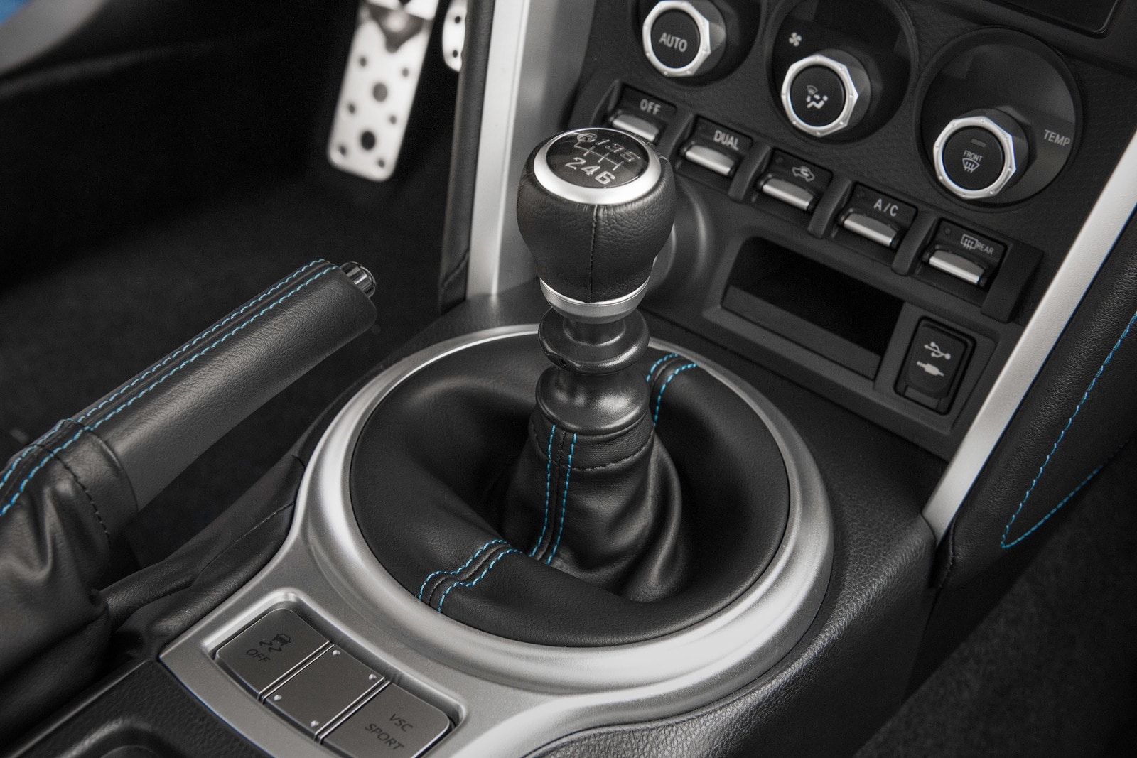 2016 Subaru Brz interior SHF