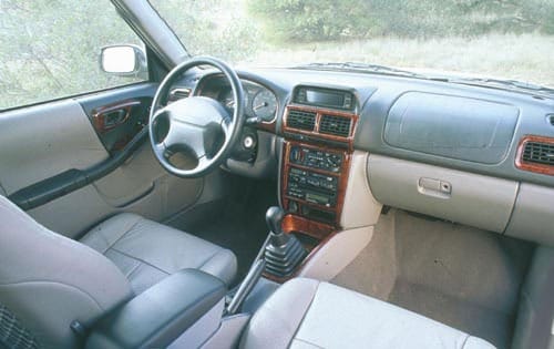 2000 Subaru Forester interior I