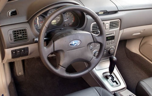 2004 Subaru Forester interior D