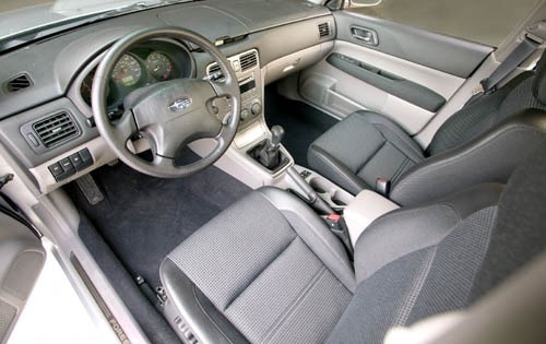 2004 Subaru Forester interior I