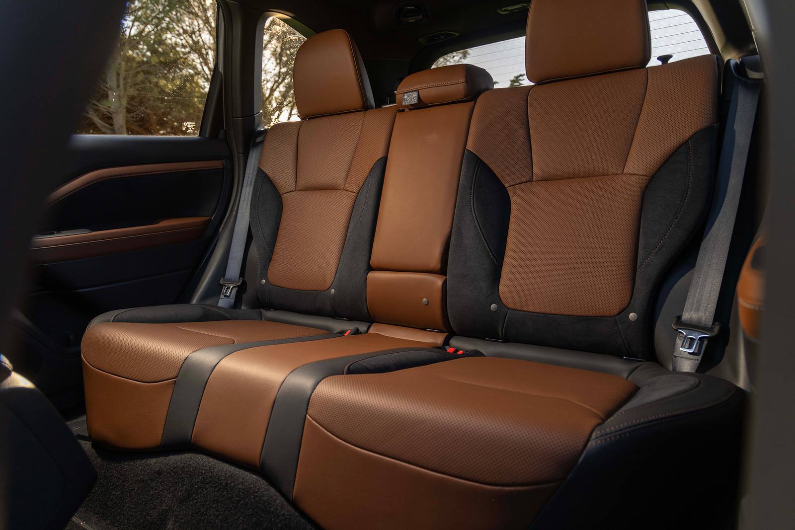 2025 Subaru Forester interior RI