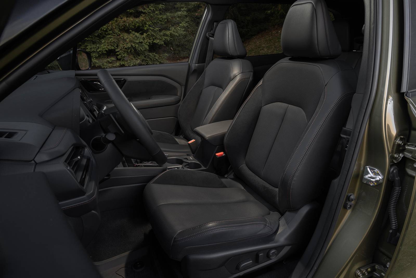 2025 Subaru Forester interior I