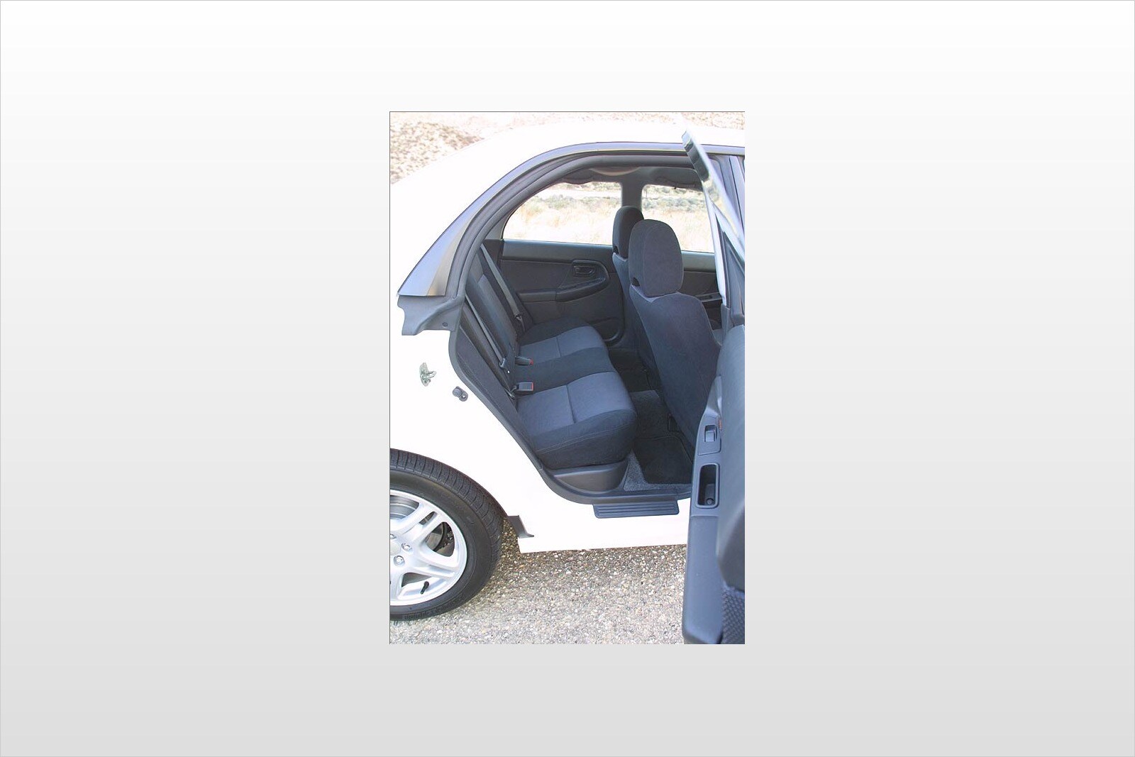 2002 Subaru Impreza interior RI