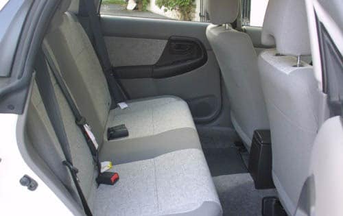 2002 Subaru Impreza interior RI
