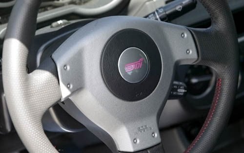 2004 Subaru Impreza interior DETAIL