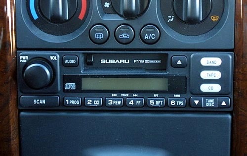 2002 Subaru Legacy interior CC