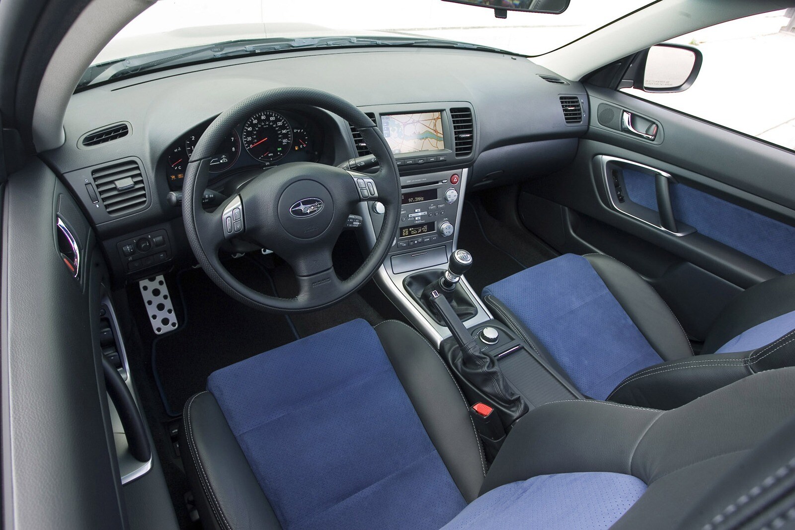 2007 Subaru Legacy interior I