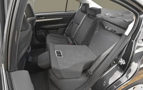 2010 Subaru Legacy interior DETAIL