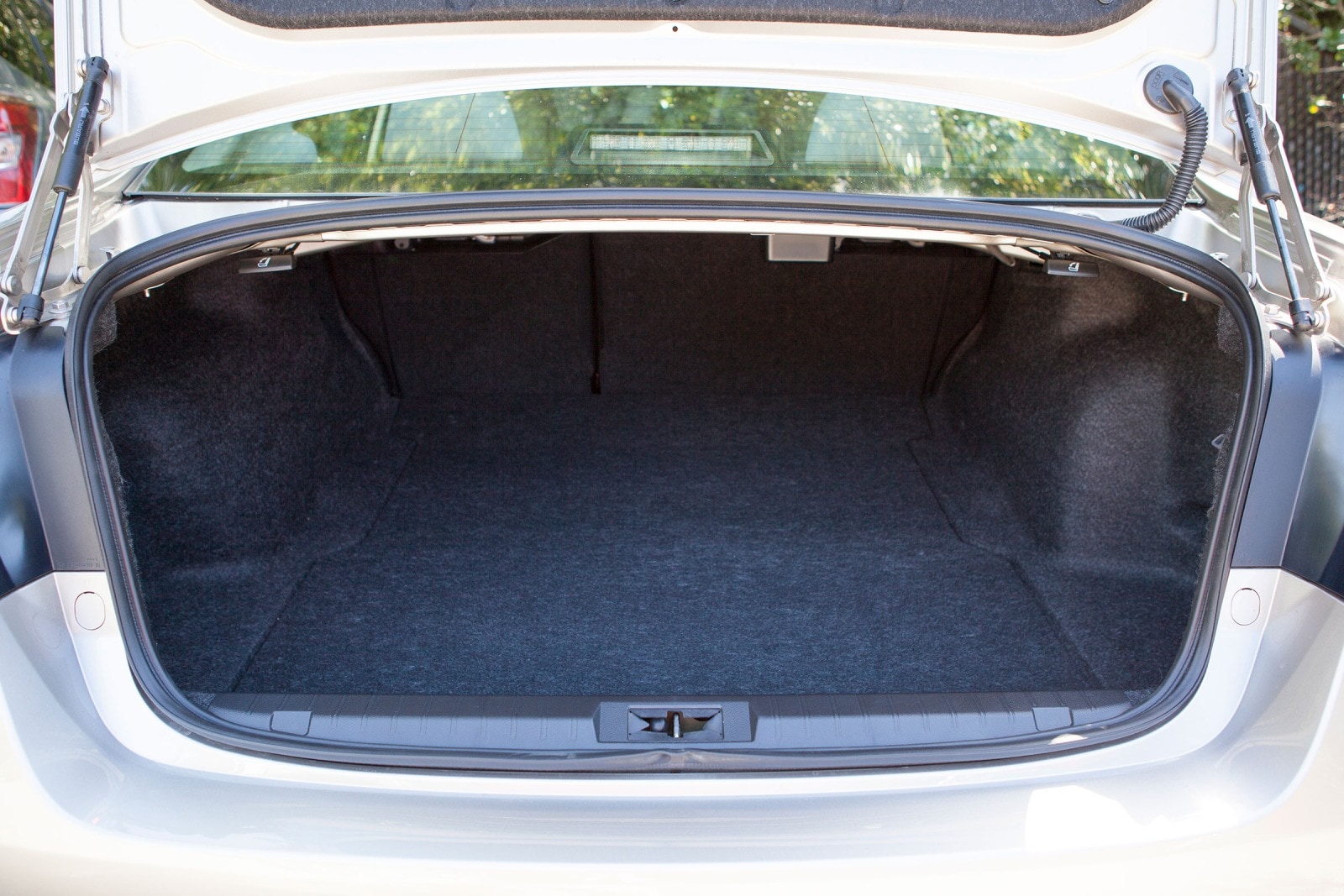 2016 Subaru Legacy interior CARGO