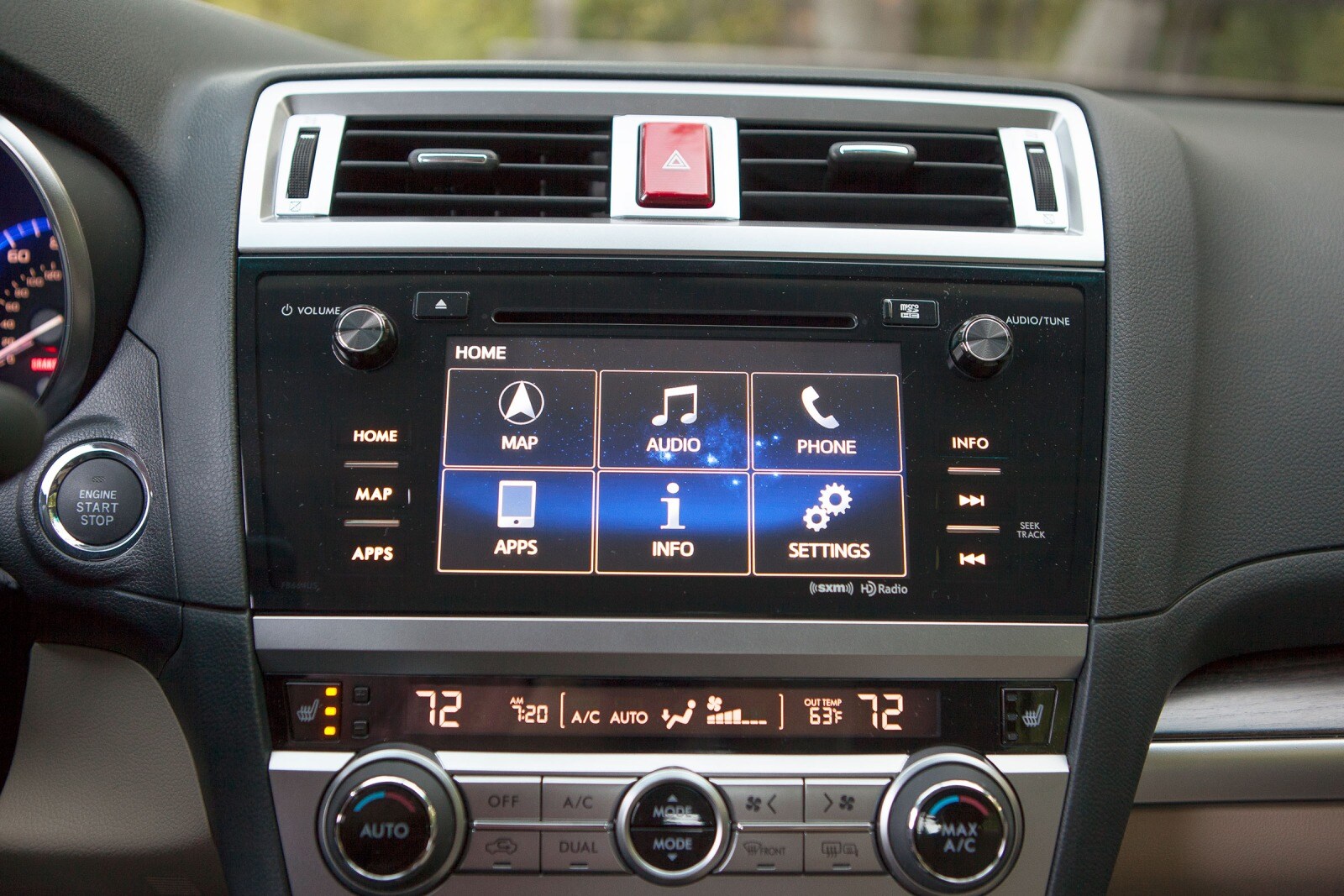 2016 Subaru Legacy interior CC