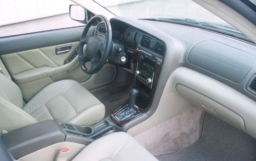 2000 Subaru Outback interior I