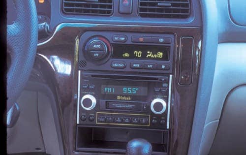 2000 Subaru Outback interior CC