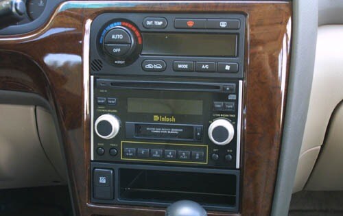 2004 Subaru Outback interior CC